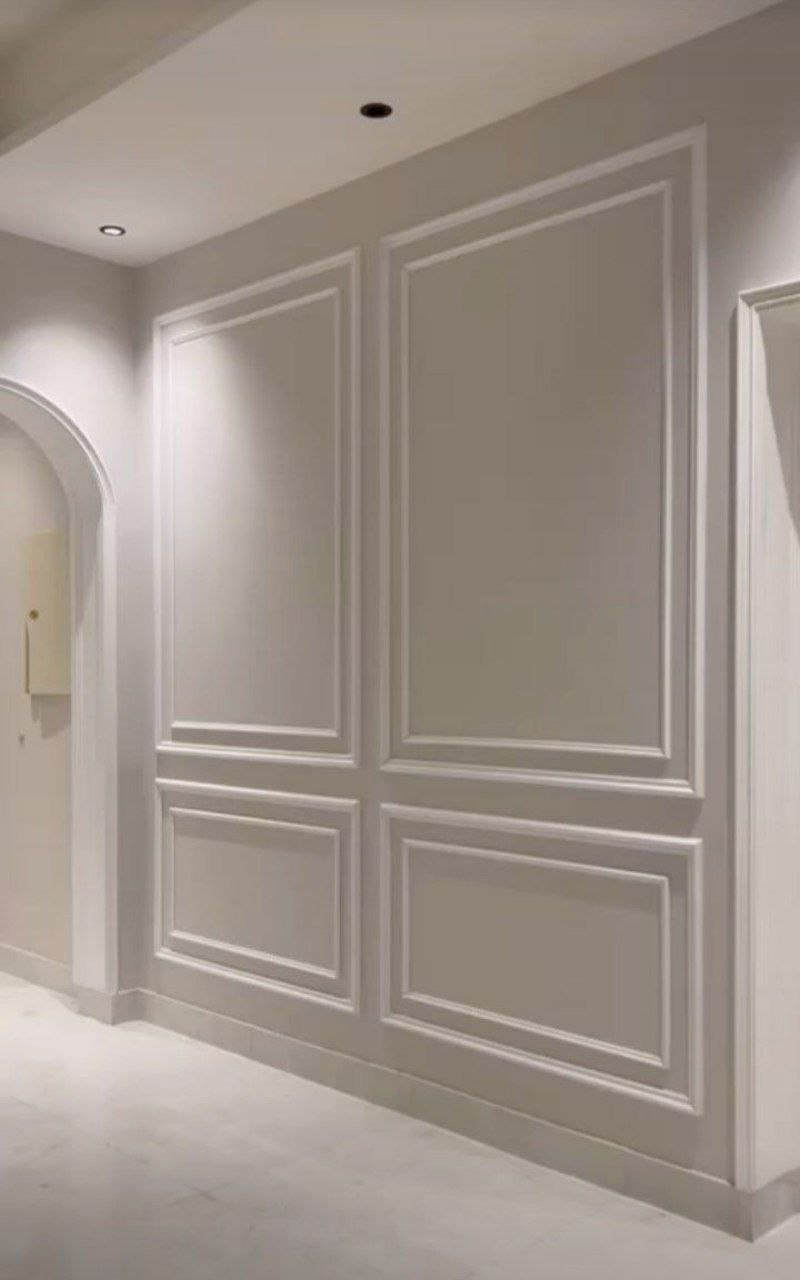 خدمة جدار فوم كلاسيكي بإطار هندسي متناسق ضمن قسم براويز فوم