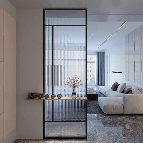 خدمة فاصل زجاجي عصري ضمن قسم بارتشن